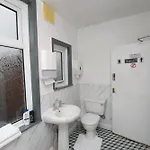 Woodville Centre By Oyo 3* Leeds (West Yorkshire)