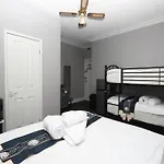 Couette-café Woodville Centre By Oyo 3*