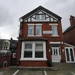Woodville Centre By Oyo 3* Leeds (West Yorkshire)