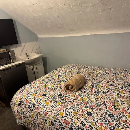 Woodville By Oyo فندق مبيت وإفطار ليدز