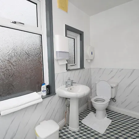 Woodville Centre By Oyo 3* Leeds (West Yorkshire)