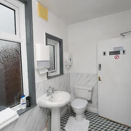 Woodville Centre By Oyo 3* Leeds (West Yorkshire)