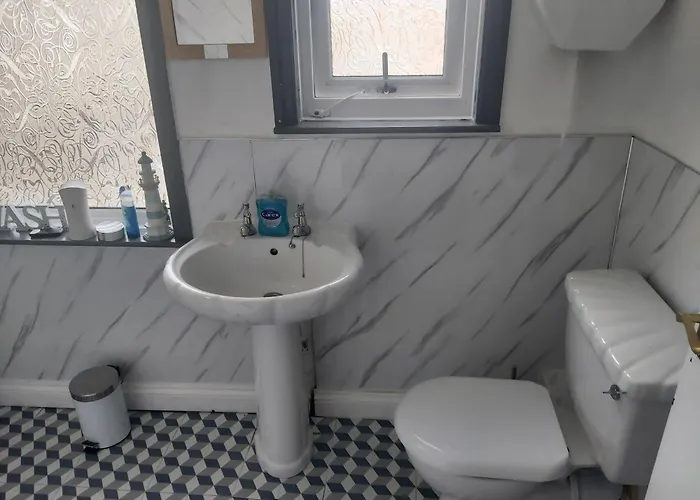 Woodville - Free Parking, Direct Bus To Centre Bed & Breakfast