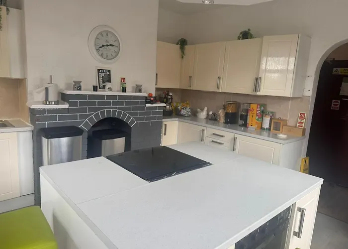 Bed & Breakfast Woodville - Free Parking, Direct Bus To Centre Leeds (West Yorkshire)