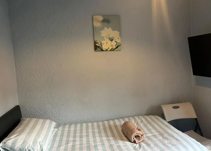 Woodville Lodge Leeds - Free Parking, Direct Bus To City Centre 3*