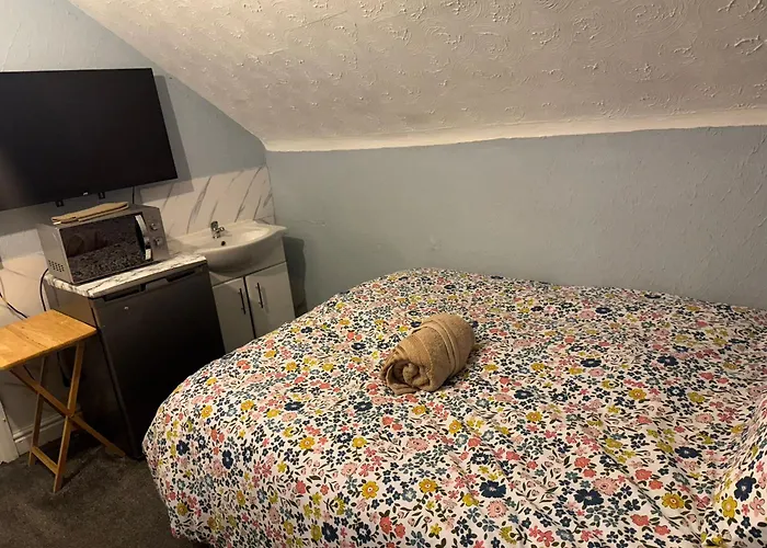 Woodville - Free Parking, Direct Bus To Centre Bed & Breakfast Leeds (West Yorkshire)