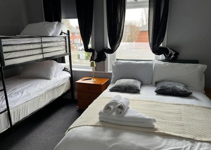 Woodville - Free Parking, Direct Bus To Centre Bed & Breakfast