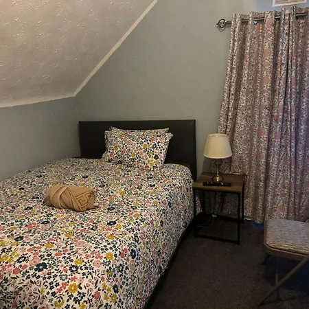 Woodville By Oyo Leeds (West Yorkshire)