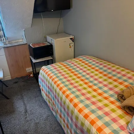 Woodville By Oyo Bed & Breakfast