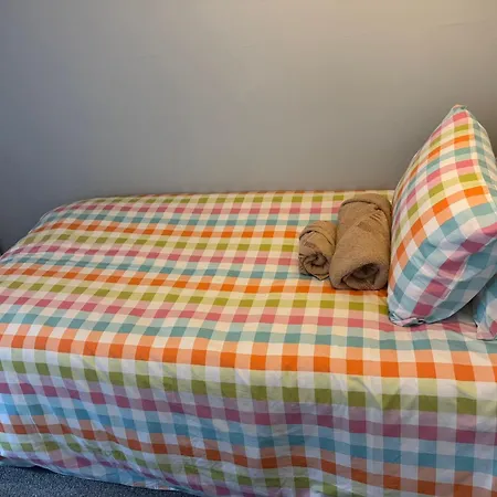 Woodville By Oyo Bed & Breakfast Leeds (West Yorkshire)