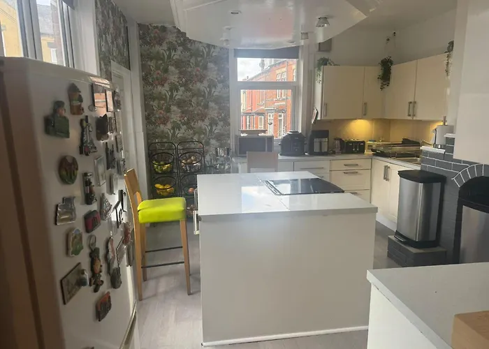 OYO Woodville Lodge Leeds 3*