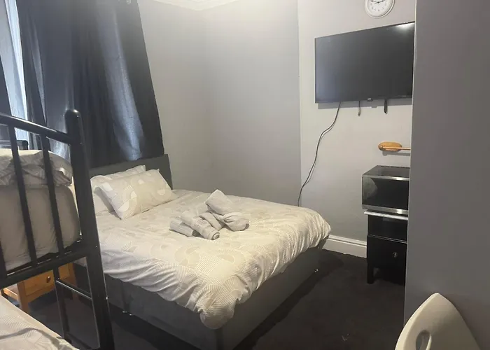 OYO Woodville Lodge Leeds 3*