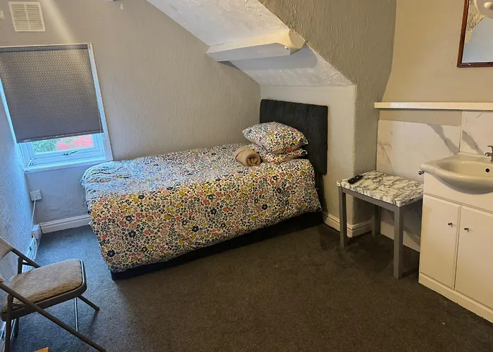 Couette-café OYO Woodville Lodge Leeds 3*