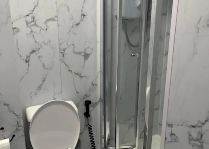 OYO Woodville Lodge Leeds Couette-café