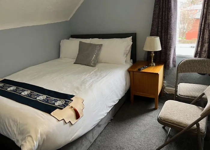 OYO Woodville Lodge Leeds Couette-café 3*
